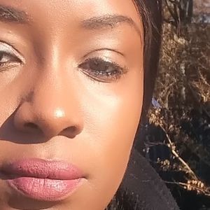 Meet your Posher, Aicha